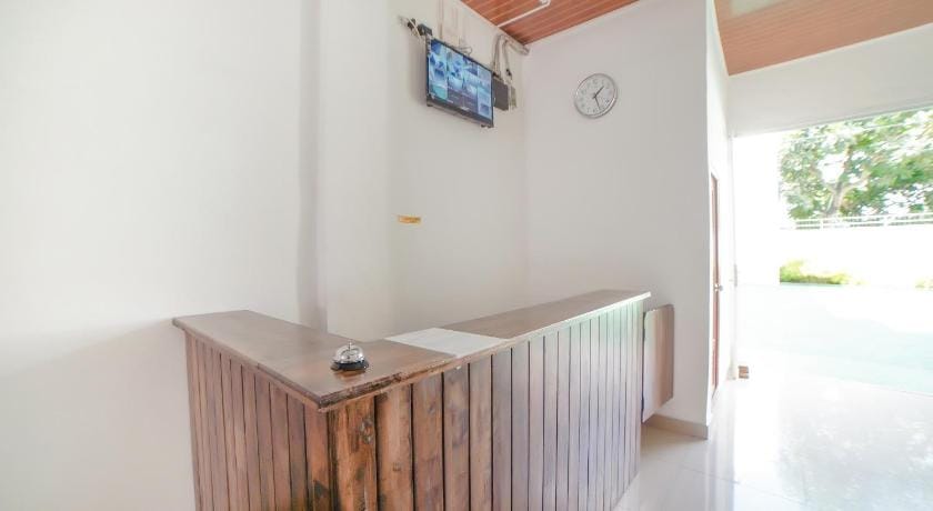 SUPER OYO 90457 Anara Residence & Guest House Hotel in Indonesia