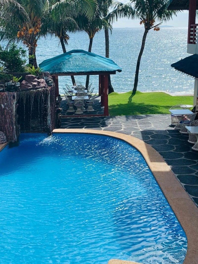 BADLADZ Ocean View One Bedroom Condo Apartment in Puerto Galera