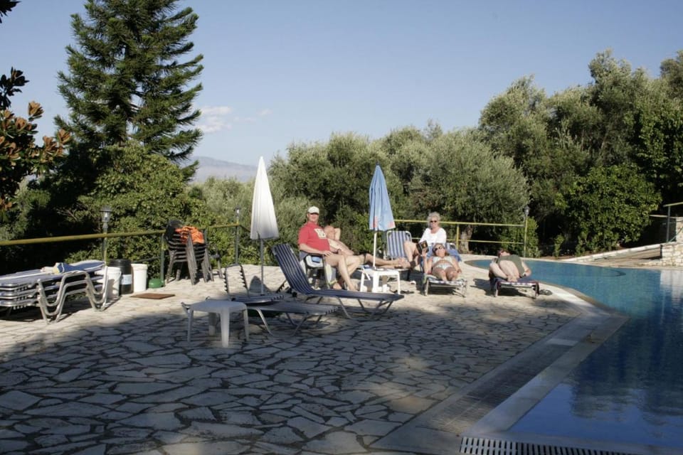 Apraos Bay Hotel In Kalamaki Beach, 100m from the lovely sandy beach Bed and Breakfast in Corfu, Greece