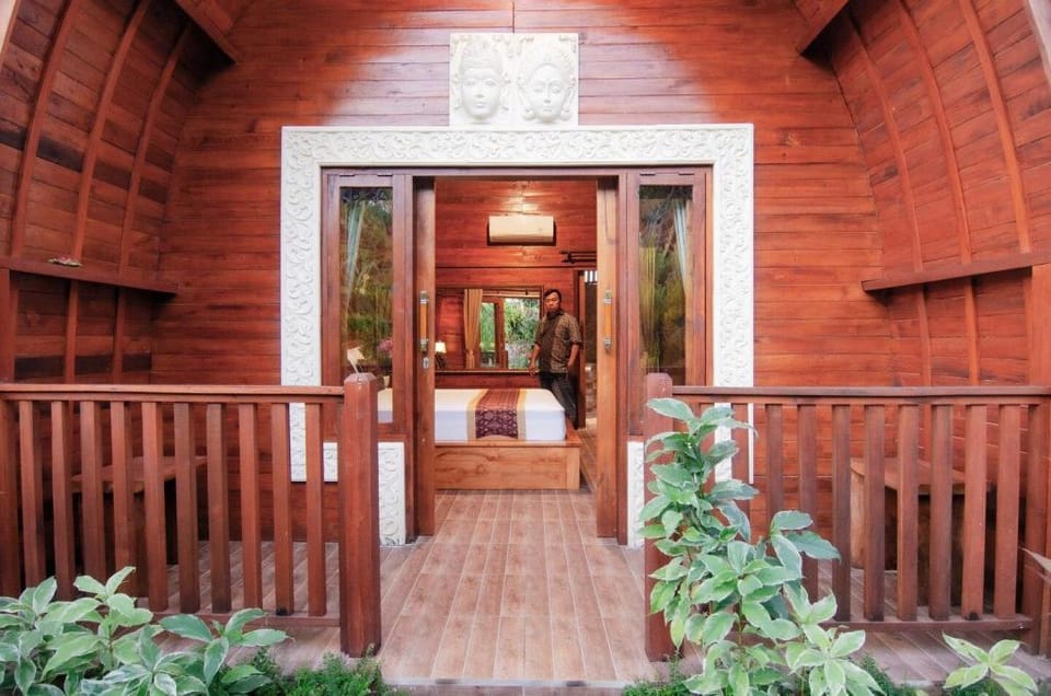 Kubu Kayana with Bath Tub (6BR with swimming Pool) Vacation rental in Sukawati