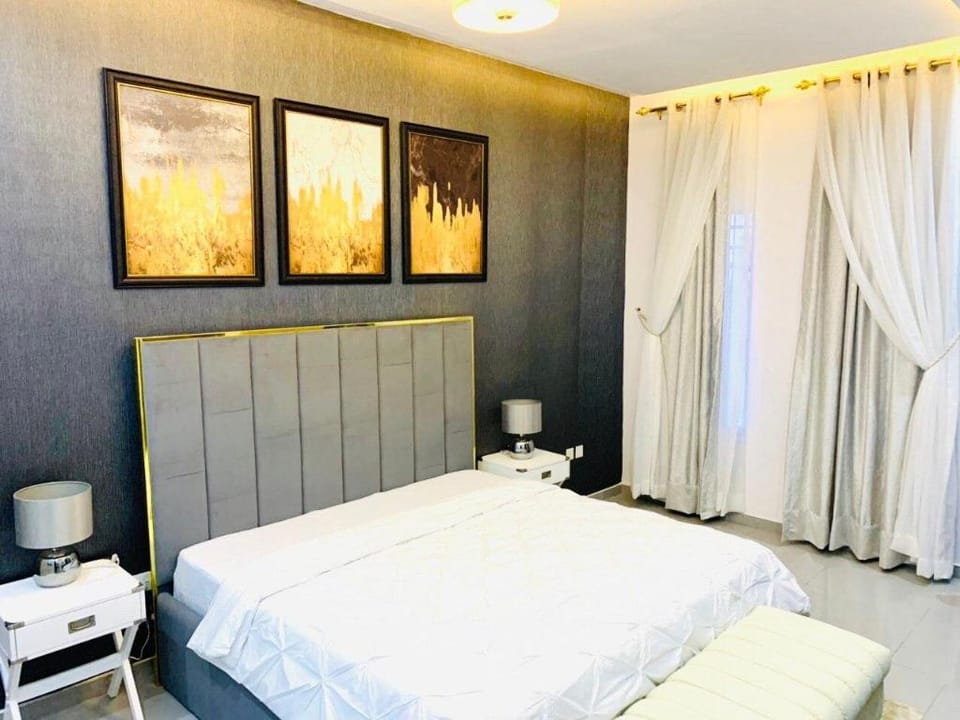 Achikare's 5 Star Short let Apartment in VI Apartment in Lagos