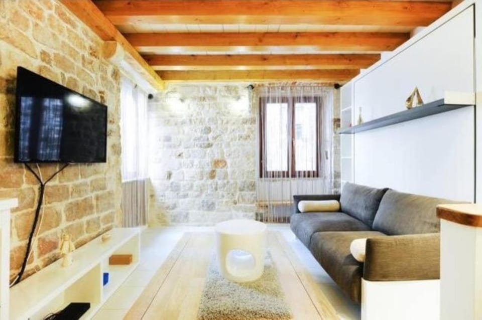 Studio Capo-Old Town-Parking Apartment in Trogir
