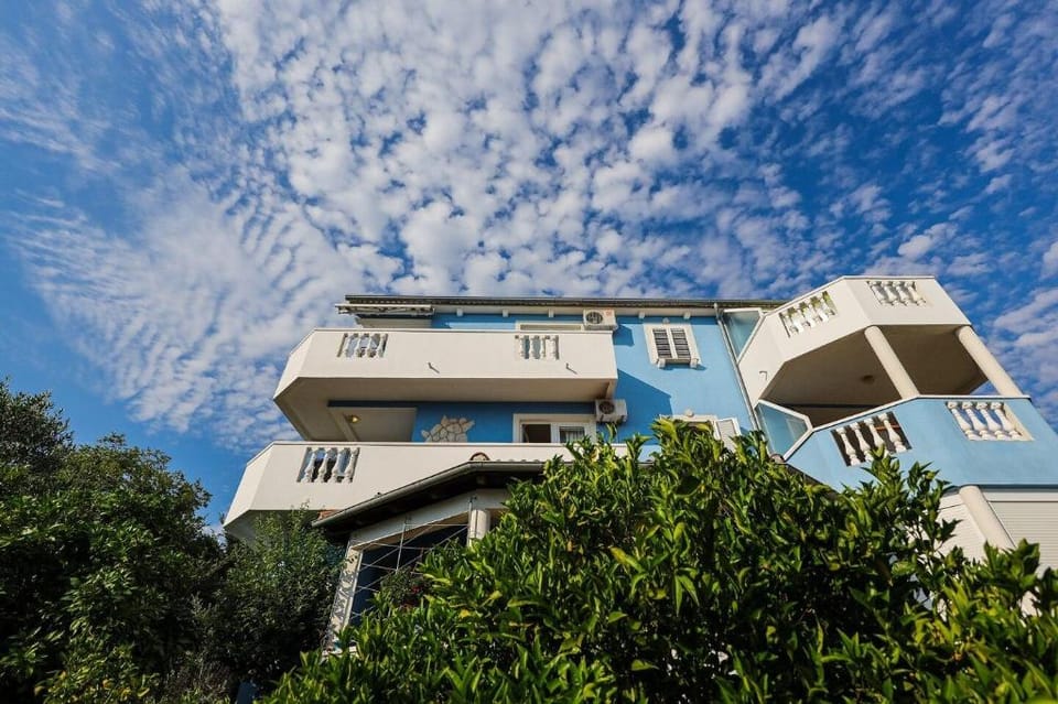 Luton Apartment 1, Heating Pool, Sea View Apartment in Zadar County