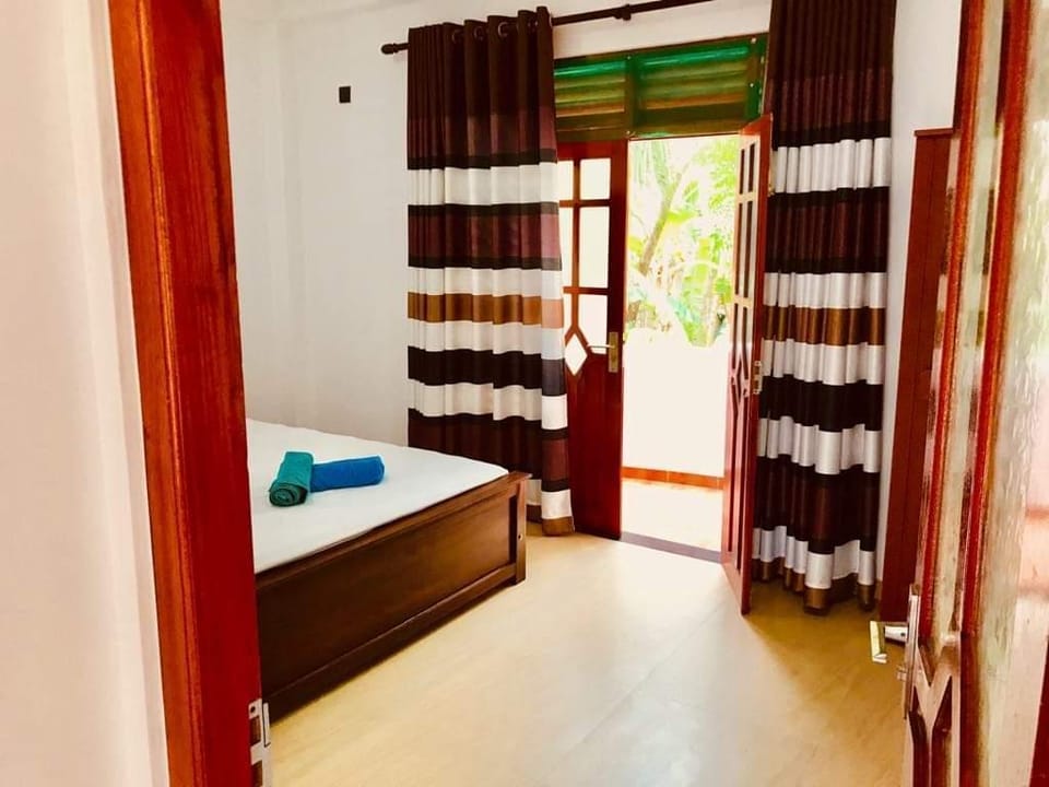 Calm Villa - Calm Beach Apartment in Hikkaduwa