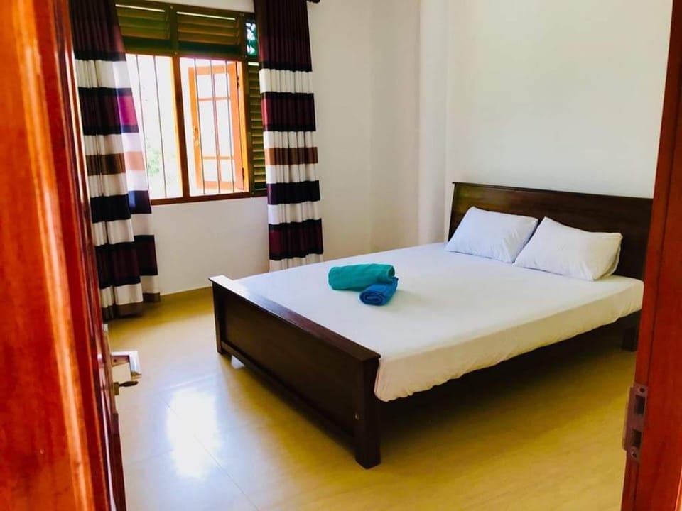 Calm Villa - Calm Beach Apartment in Hikkaduwa