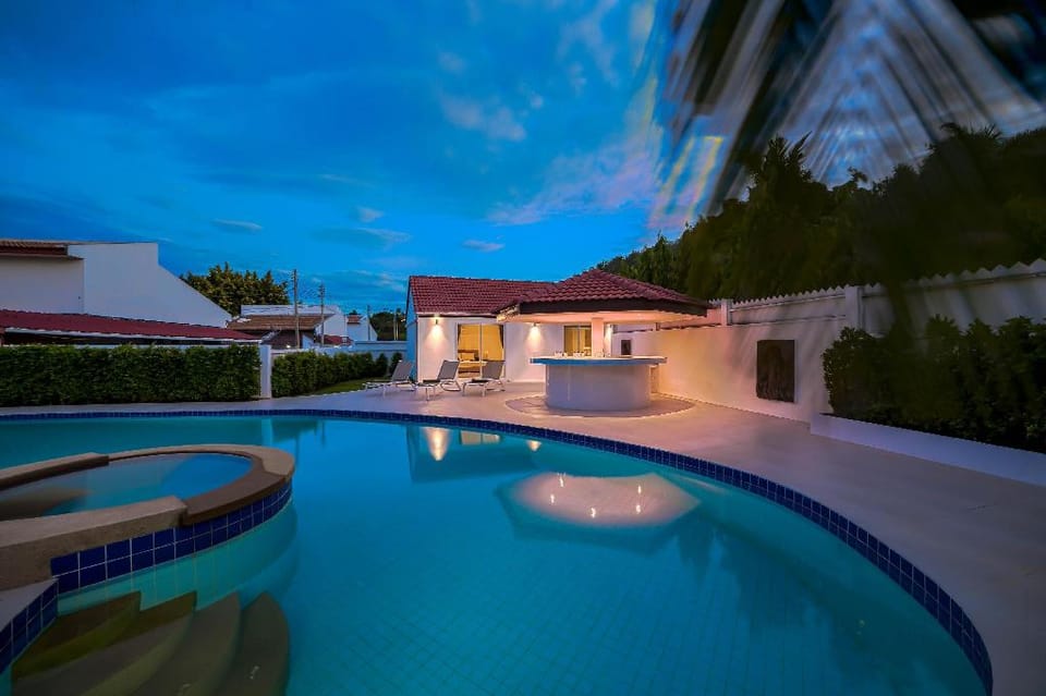Amazing Private 6 Bedroom Pool Villa (ED60) Villa in Nong Kae