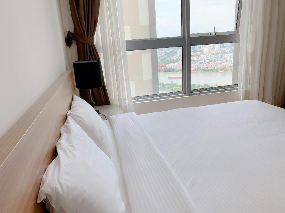 căn hộ dịch vụ khách sạn cao cấp 3 phòng ngủ Apartment in Ho Chi Minh City