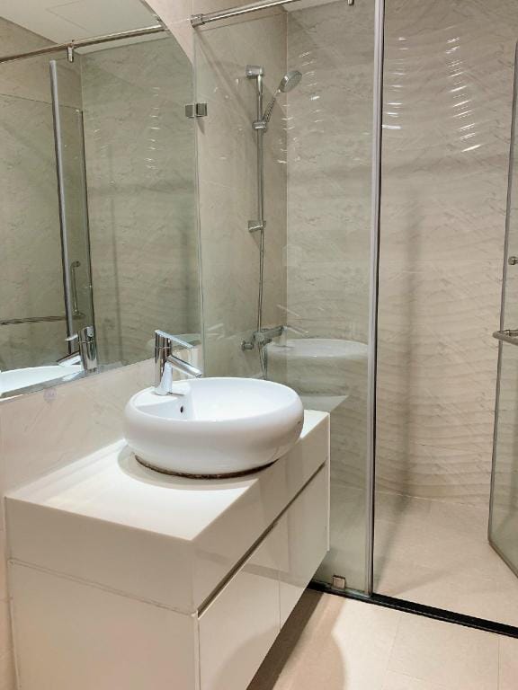 căn hộ dịch vụ khách sạn cao cấp 3 phòng ngủ Apartment in Ho Chi Minh City