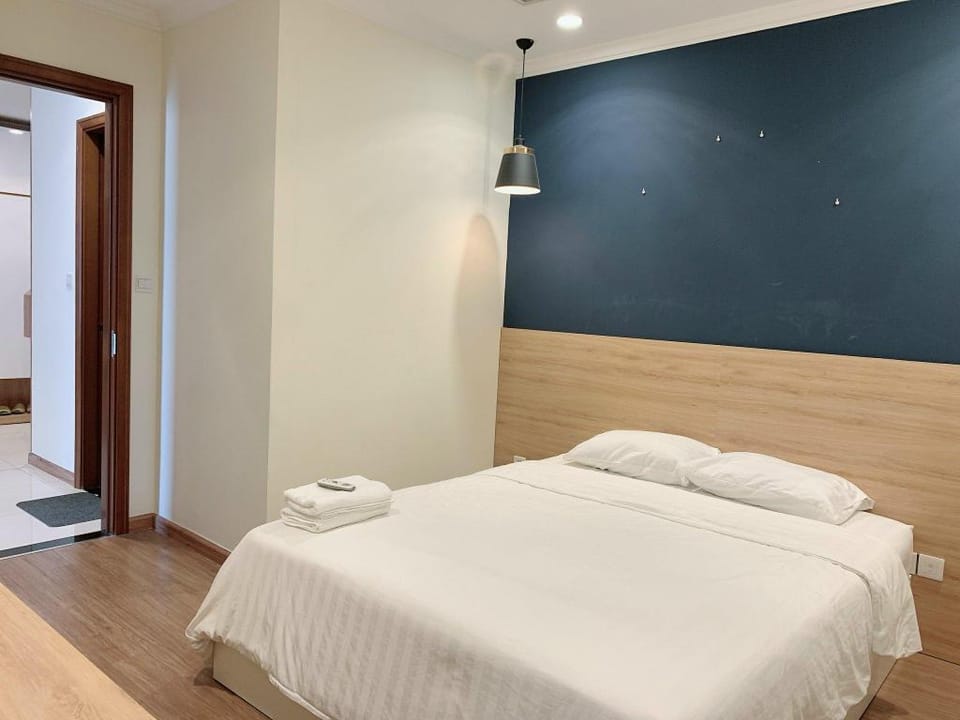 căn hộ dịch vụ khách sạn cao cấp 3 phòng ngủ Apartment in Ho Chi Minh City
