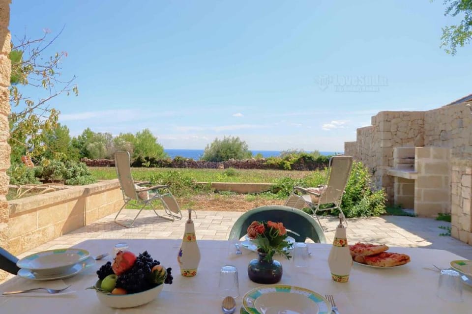 Il Cedro San Gregorio by LoveSud Country House in Apulia