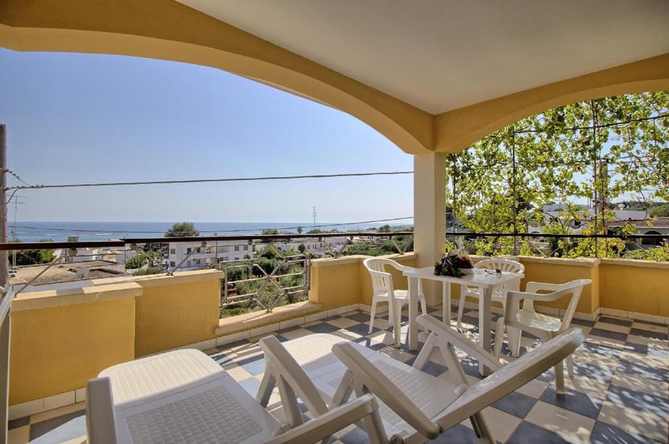 Mansarda Canarina by LoveSud Country House in Apulia