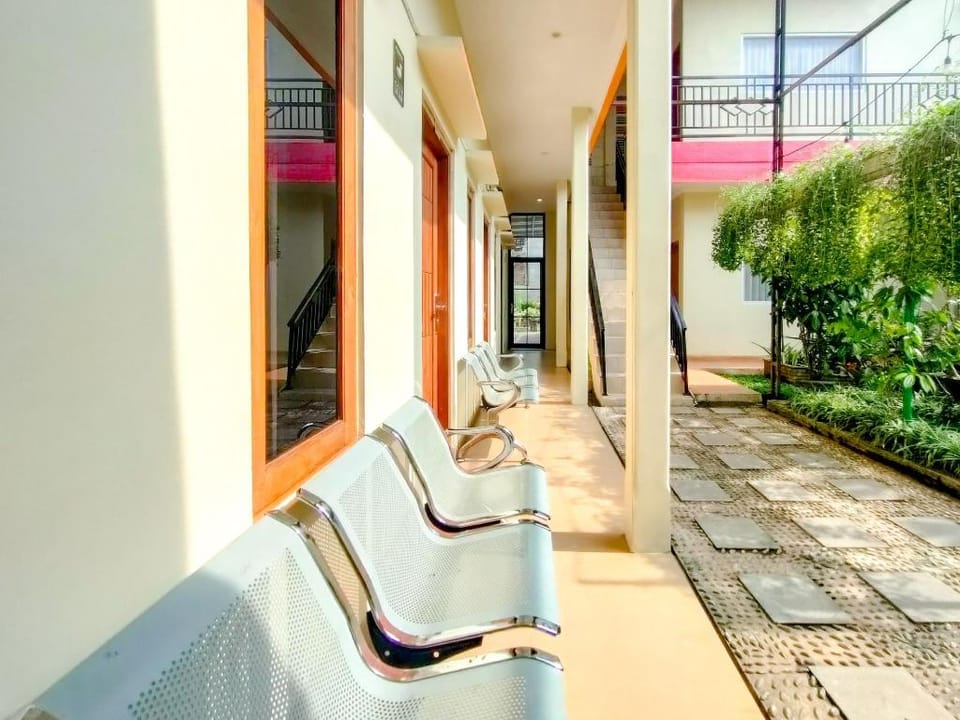 RedDoorz Syariah @ Graha Adi Karya Kartasura Hotel in Special Region of Yogyakarta
