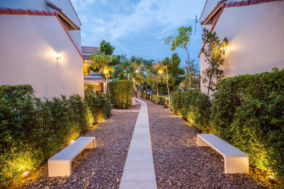 Venice Beach Village Hua Hin Pool Villa Hotel in Hua Hin District