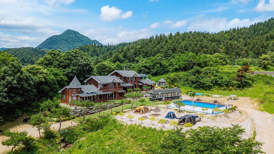Gangchon Palace Pension Bed and Breakfast in Gyeonggi-do