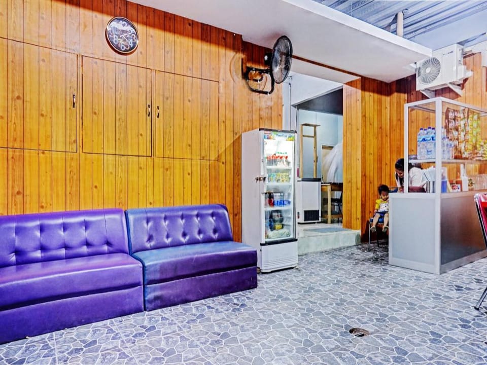 OYO 90469 Benhil Karet Tengsin Hotel in South Jakarta City