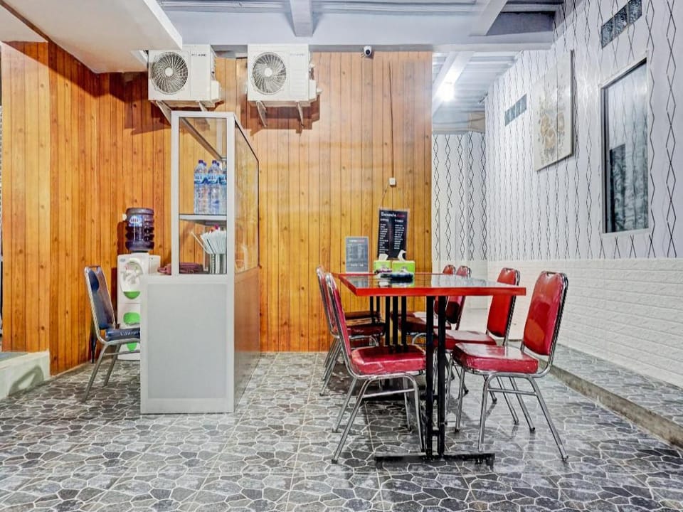 OYO 90469 Benhil Karet Tengsin Hotel in South Jakarta City