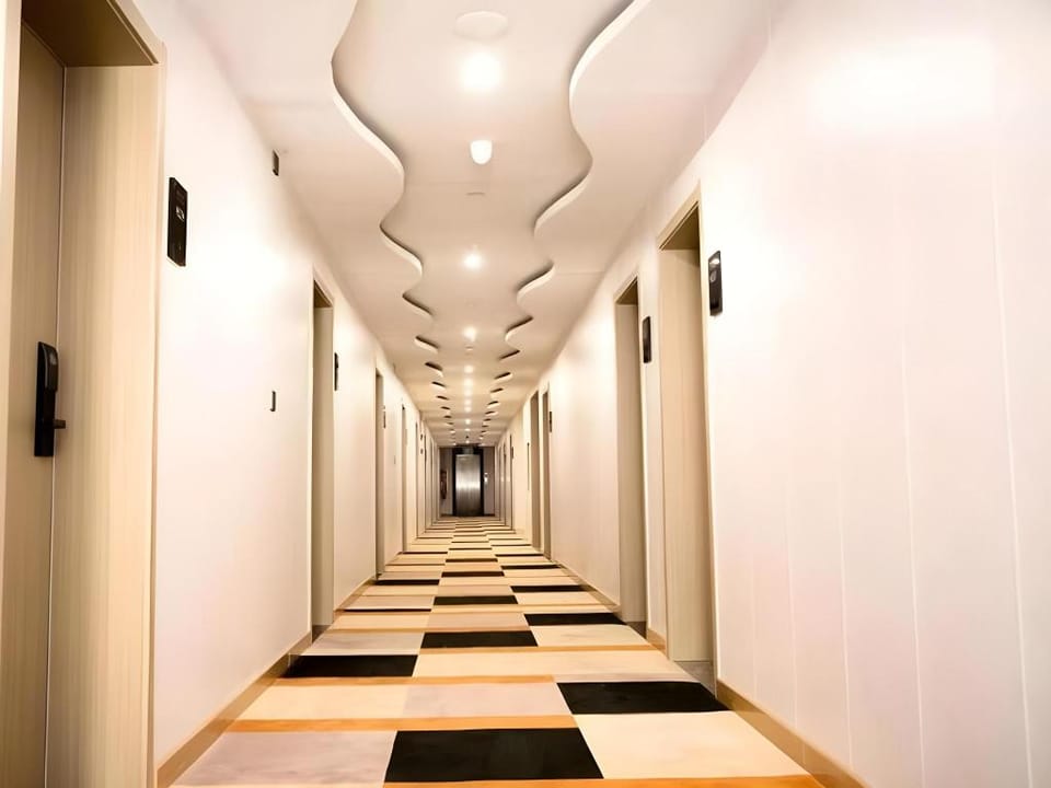 Shell Hotel Shanxi Jinzhong Taigu County Bus Station Hotel in China