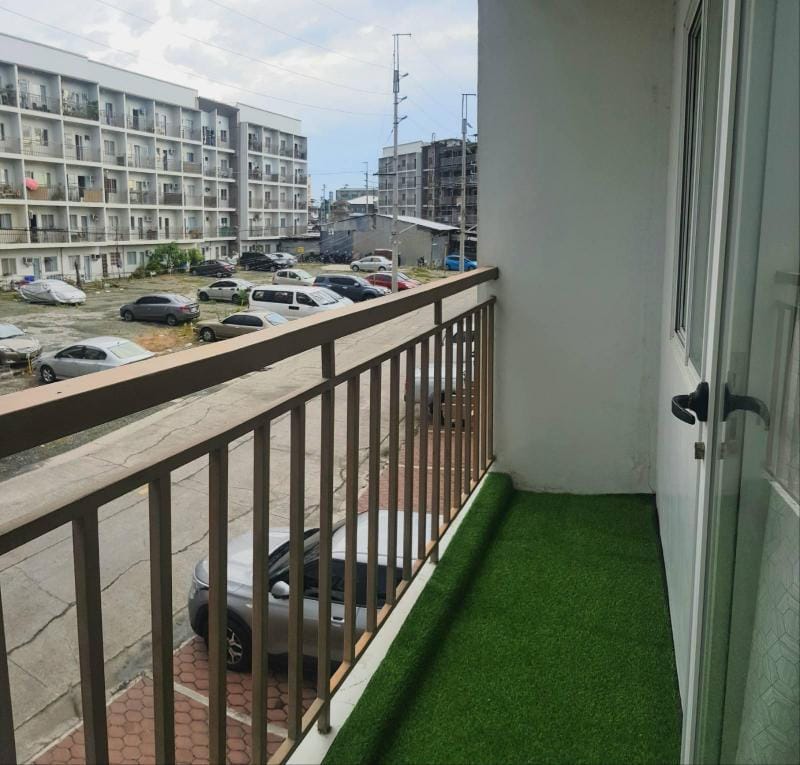 JEDHomes 5paxQueen|Mini-Cafe|Balcony|Netflix|Cnvrg Apartment in Paranaque