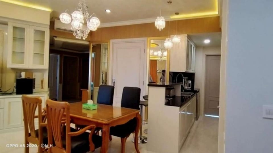 SKY53 The Peak Apartment Apartment in Surabaya