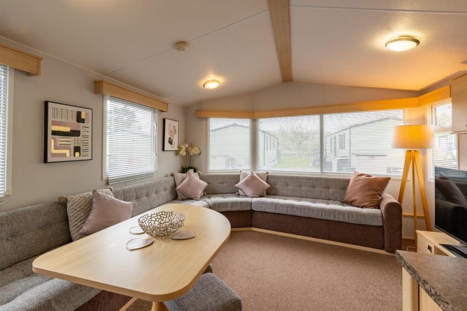 Inside No. 9 Retreat Campground/ 
RV Resort in England