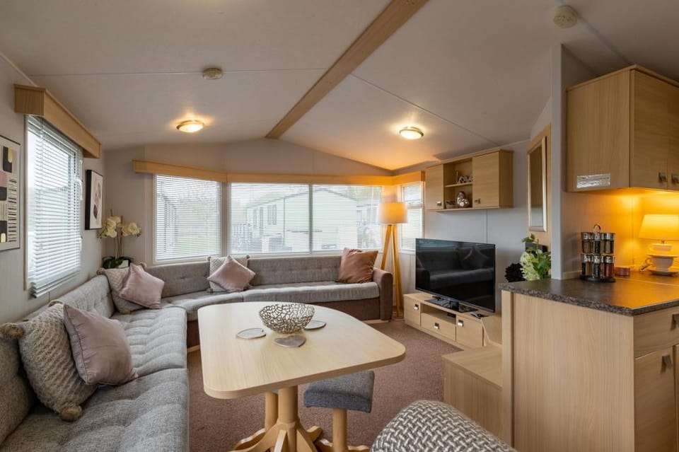Inside No. 9 Retreat Campground/ 
RV Resort in England