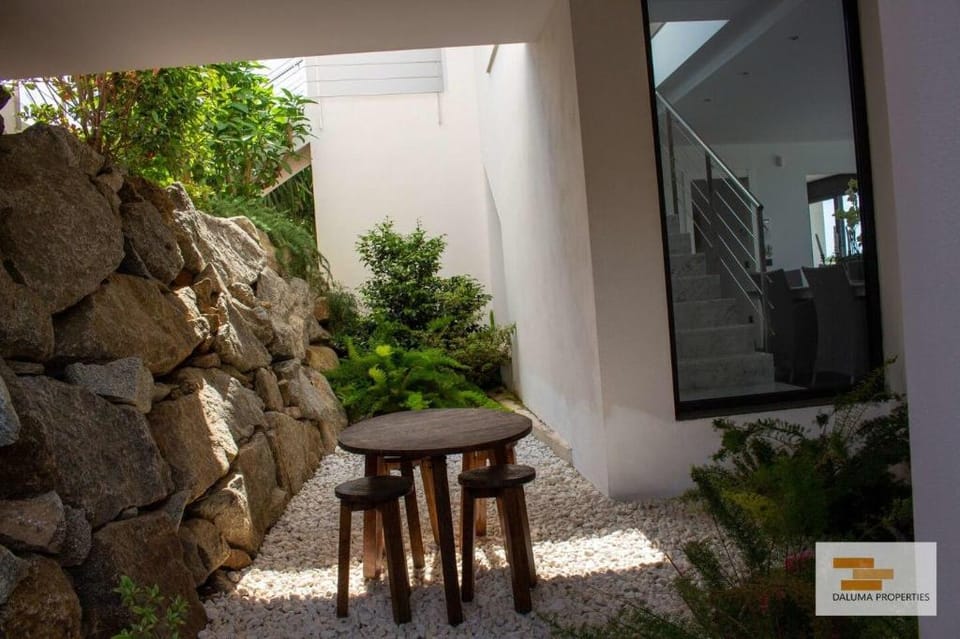 Luxury Villa with Jacuzzi - Costa Brava Villa in Alt Empordà