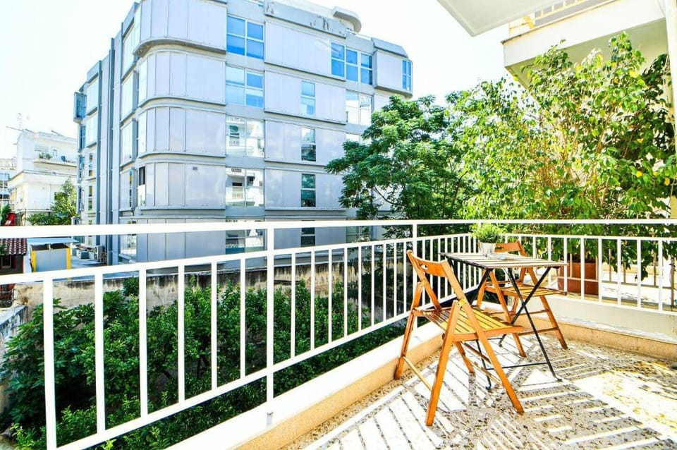 Urban Living  62m² ,100m METRO Apartment in Kallithea
