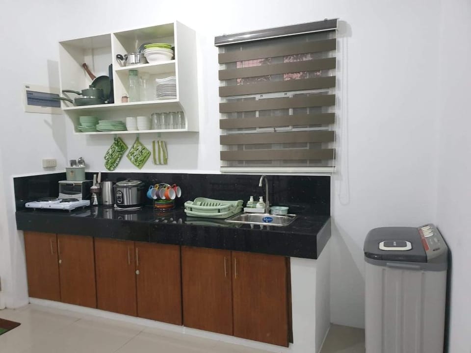Honey Dew Transient House Vacation rental in Angeles