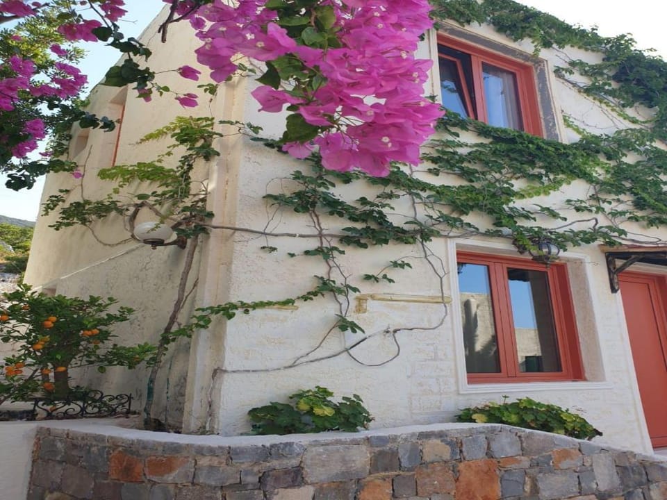Beautiful Standard Apartment for 4 people near the Sea, with Pool, Ac and Wifi Apartment in Piskopiano