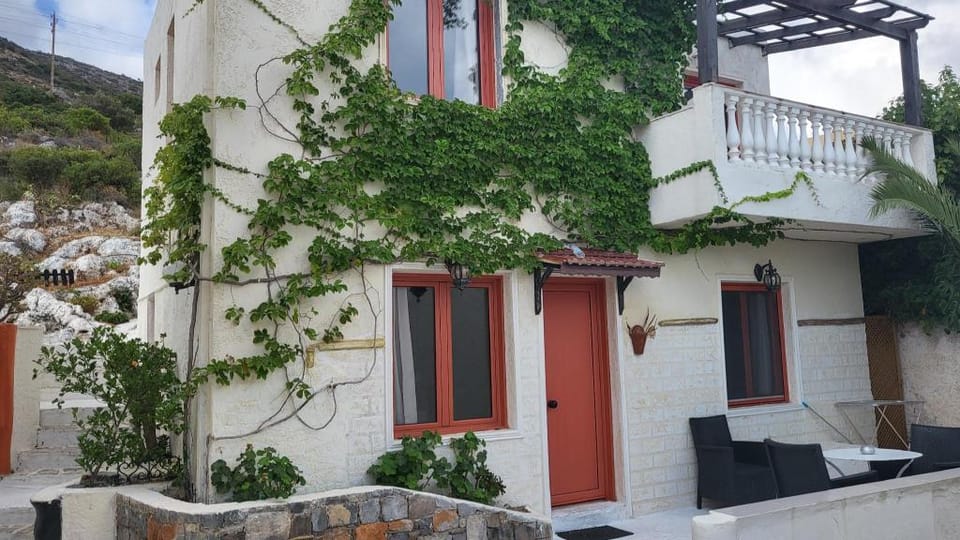 Beautiful Standard Apartment for 4 people near the Sea, with Pool, Ac and Wifi Apartment in Piskopiano
