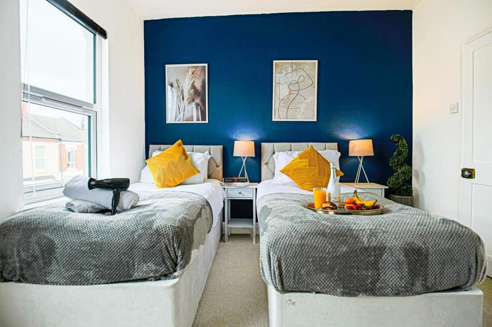 Lutterworth House 145 - City Centre - Free Parking Vacation rental in Northampton