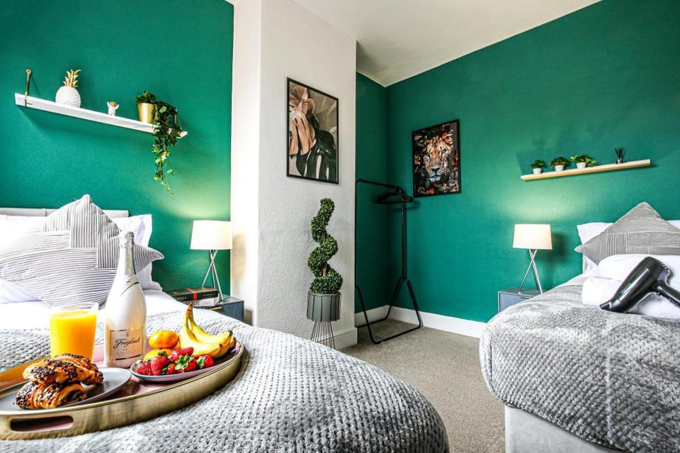 Lutterworth House 145 - City Centre - Free Parking Vacation rental in Northampton