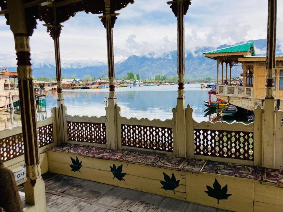 Houseboat heide and transportation Vacation rental in India