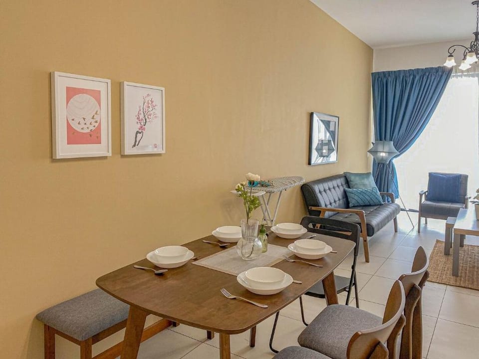 The Landmark Mid Century Retro Merveilles Seaview Apartment in Tanjung Bungah