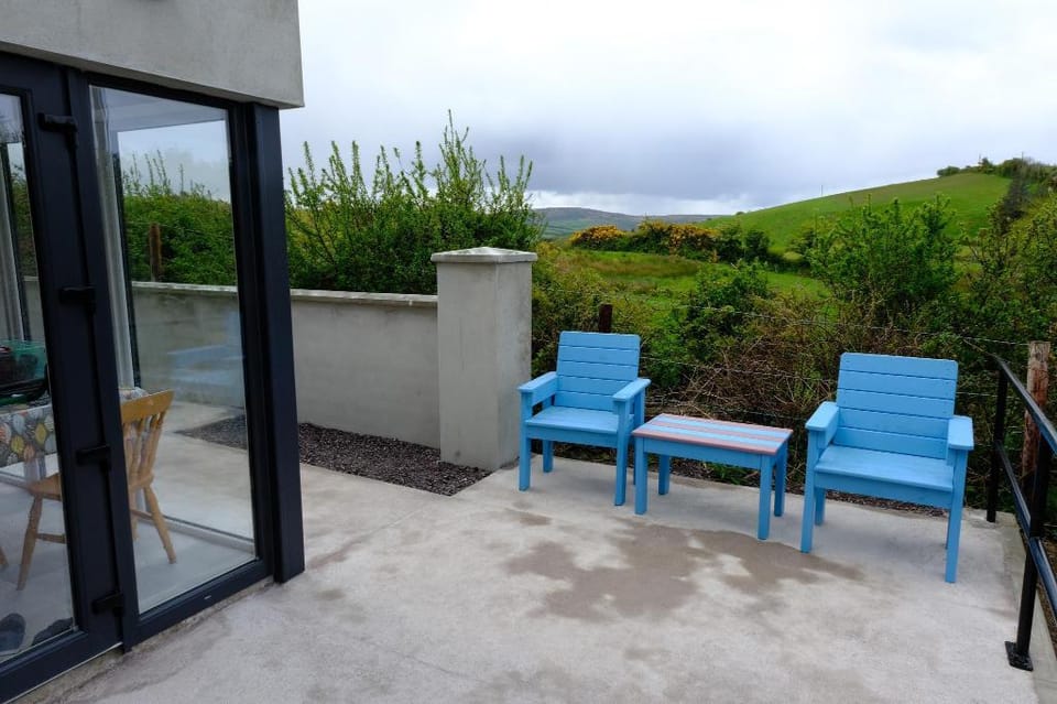 Whiddy School House Accommodation Bed and Breakfast in County Cork