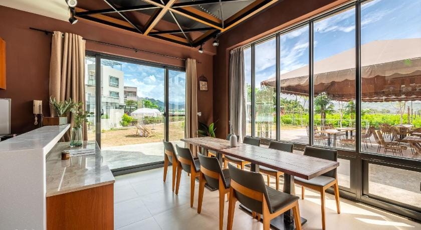 Pet Taitung Rainbow Maison Resort Hotel Bed and Breakfast in Taiwan, Province of China
