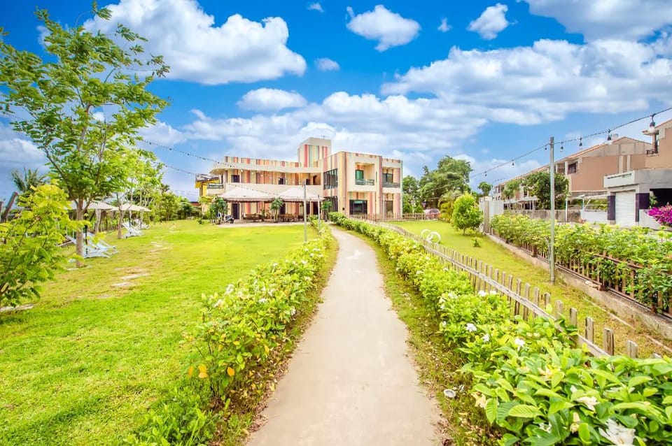 Pet Taitung Rainbow Maison Resort Hotel Bed and Breakfast in Taiwan, Province of China