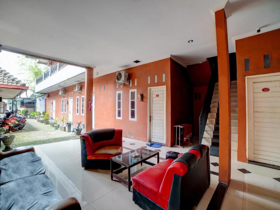OYO 91122 Djaboerigin Guesthouse Hotel in Indonesia