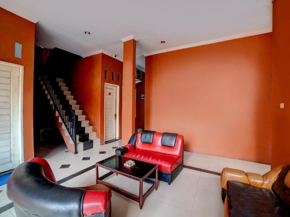 OYO 91122 Djaboerigin Guesthouse Hotel in Indonesia