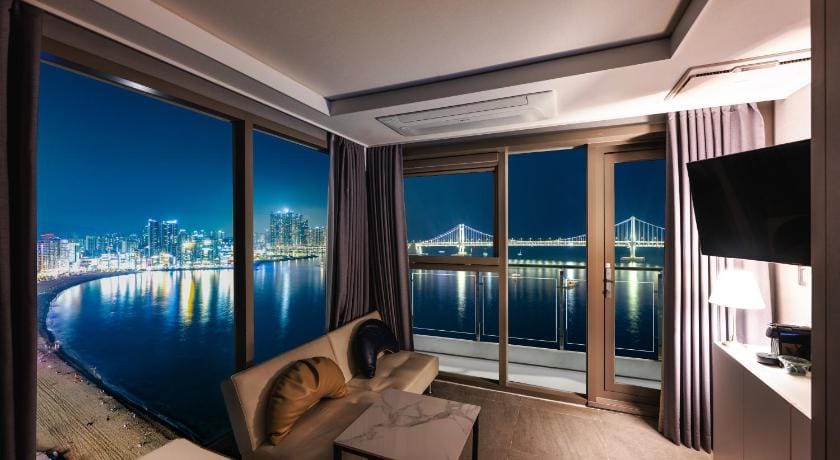 Elmomento Gwangan Residence Hotel in Busan