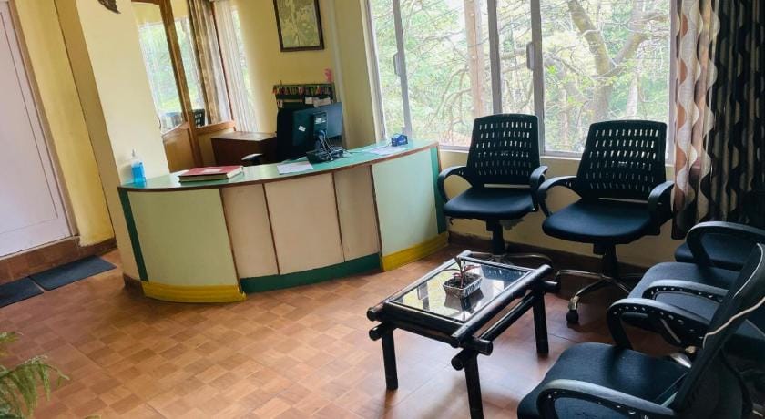 Abuzz Oxfordcaps Simla Hostel in Shimla