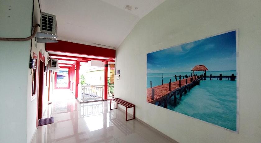 Harmony House Syariah near Alun Alun Pati Mitra RedDoorz Hotel in East Java