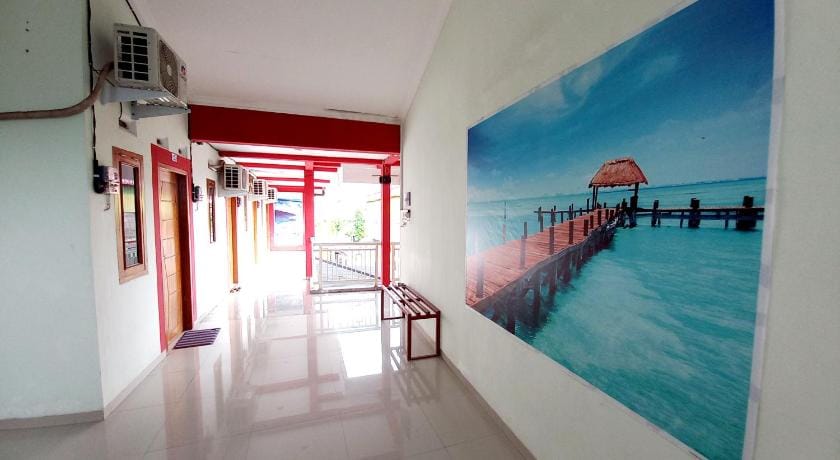 Harmony House Syariah near Alun Alun Pati Mitra RedDoorz Hotel in East Java