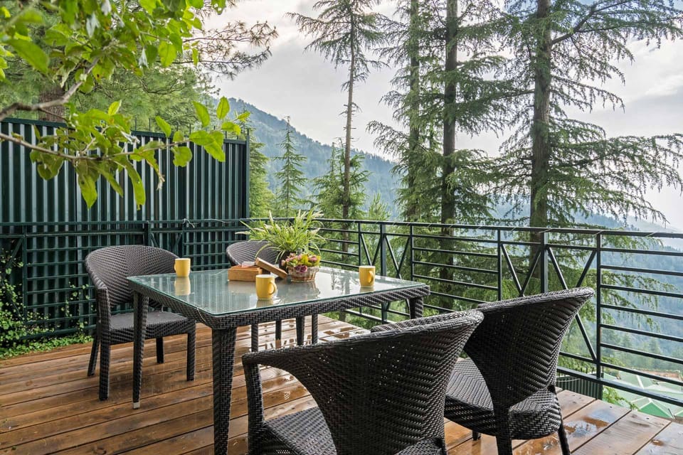 Wood House Retreat by Vista Rooms Villa in Himachal Pradesh