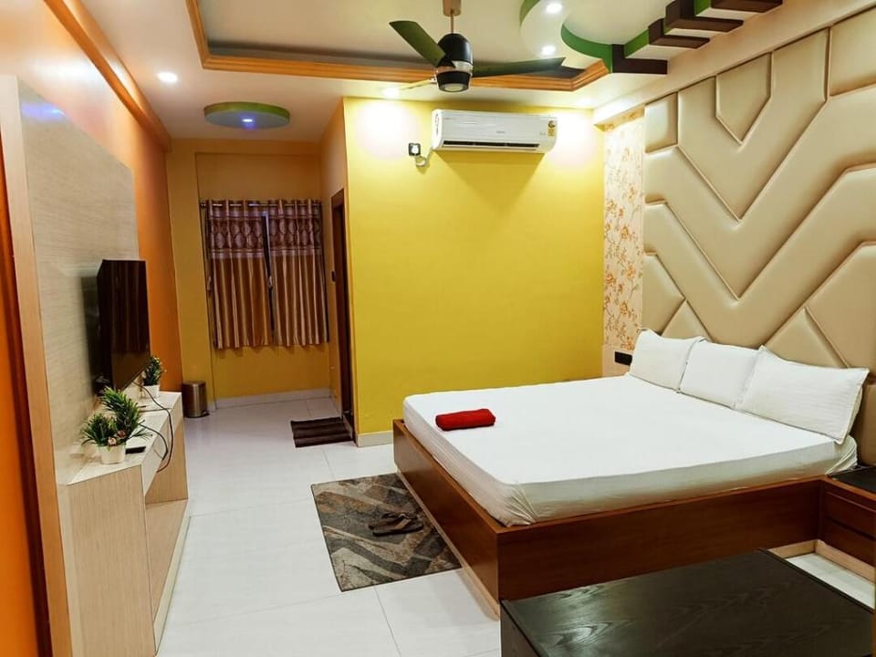 Hotel R.R Grand Hotel in West Bengal