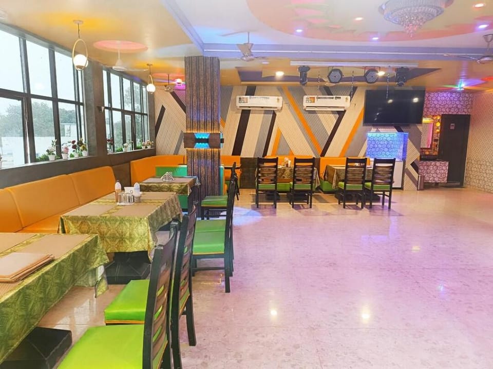 Hotel R.R Grand Hotel in West Bengal