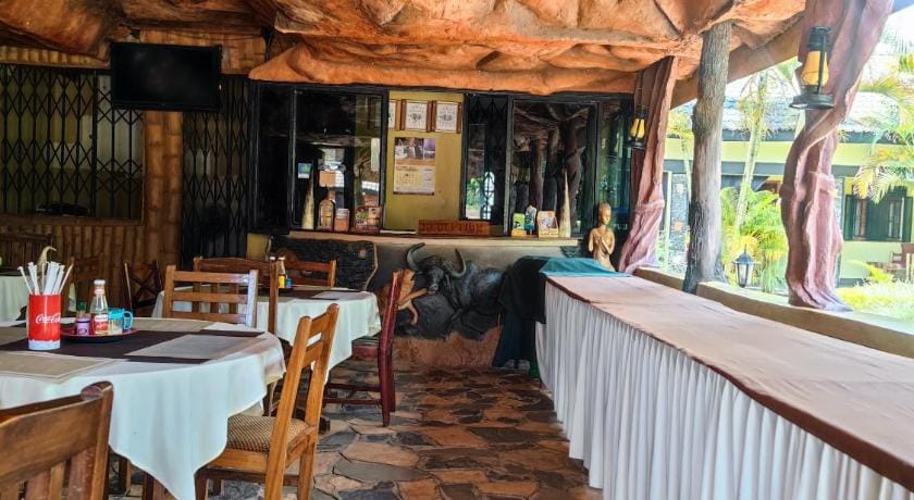 Chel and Vade Cottages Hotel in Uganda