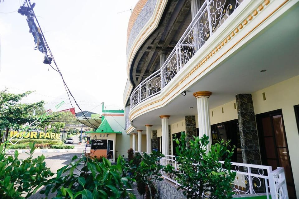 Griya Imafa Inn RedPartner near Jatim Park 2 Hotel in Batu