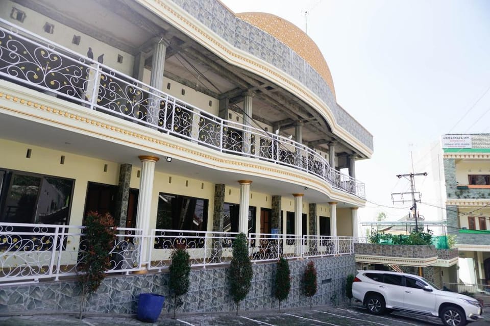 Griya Imafa Inn RedPartner near Jatim Park 2 Hotel in Batu