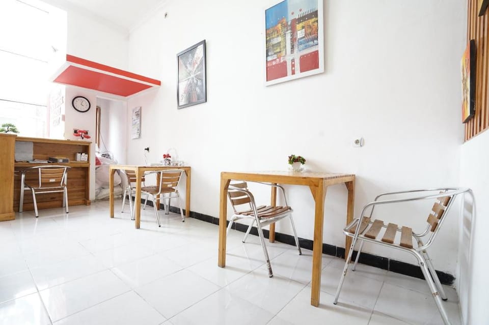 OYO 2021 Wisma Vandera Syariah Hotel in West Java
